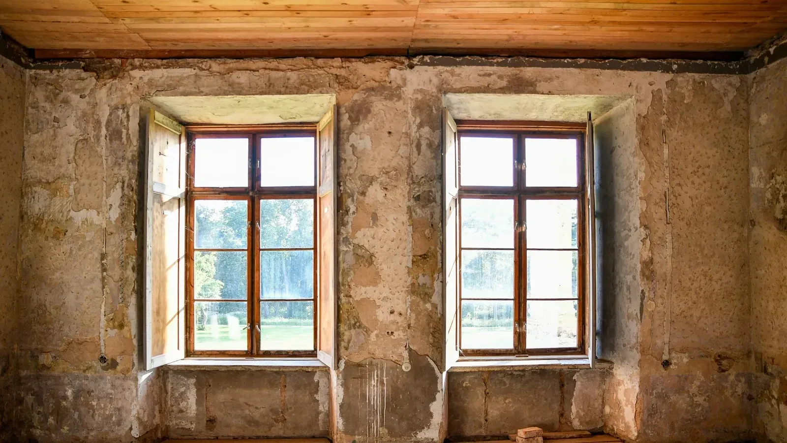 Prije radova – stari zidovi s vlagom